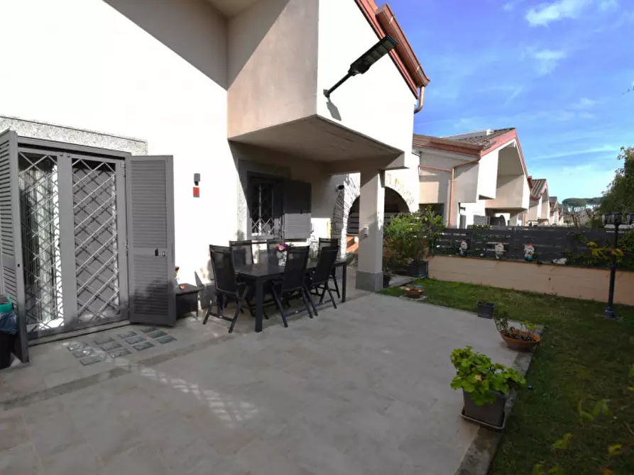 Immagine 14 di Villa in vendita  in Via Tuscolana a Frascati