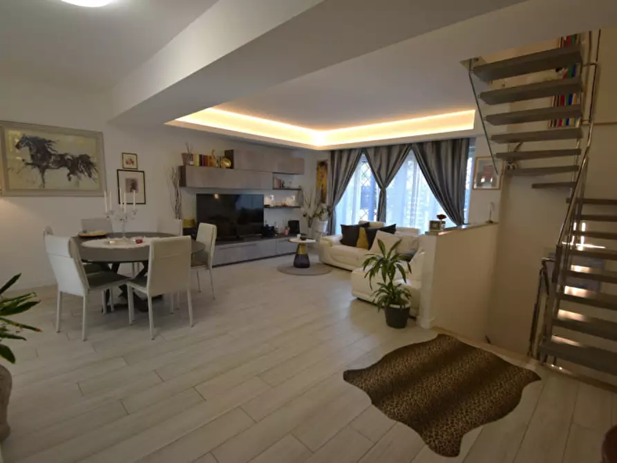 Immagine 23 di Villa in vendita  in Via Tuscolana a Frascati