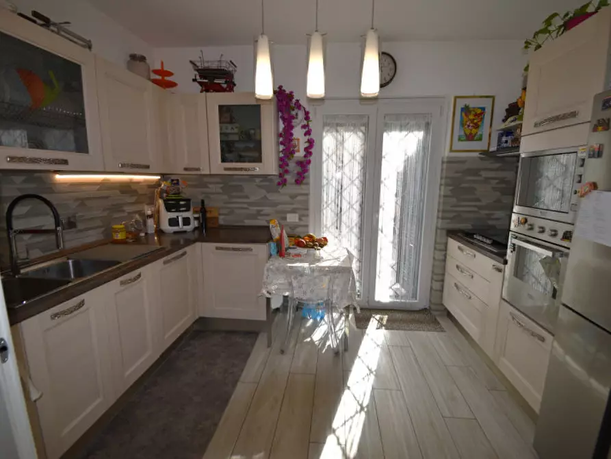 Immagine 28 di Villa in vendita  in Via Tuscolana a Frascati