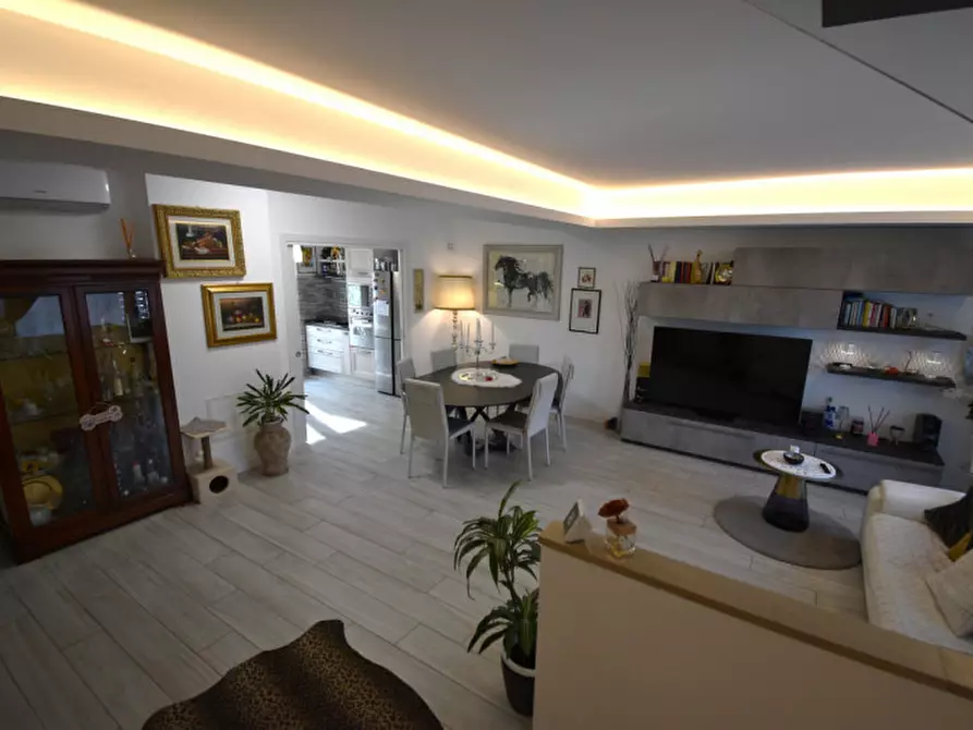 Immagine 47 di Villa in vendita  in Via Tuscolana a Frascati