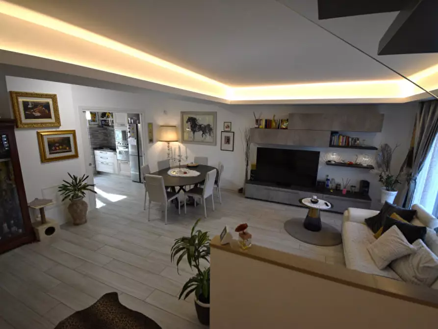 Immagine 48 di Villa in vendita  in Via Tuscolana a Frascati