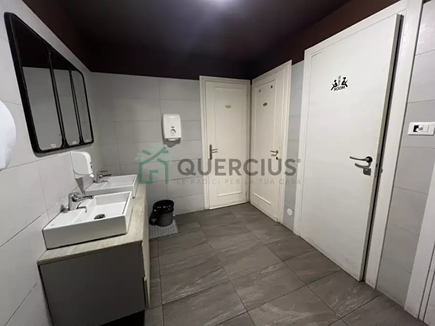 Immagine 6 di Attività commerciale in vendita  in Via Andrea Bafile a Jesolo