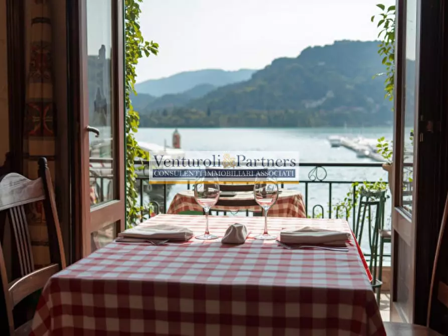 Immagine 5 di Attività commerciale in vendita  in Via Ariosto a Desenzano Del Garda