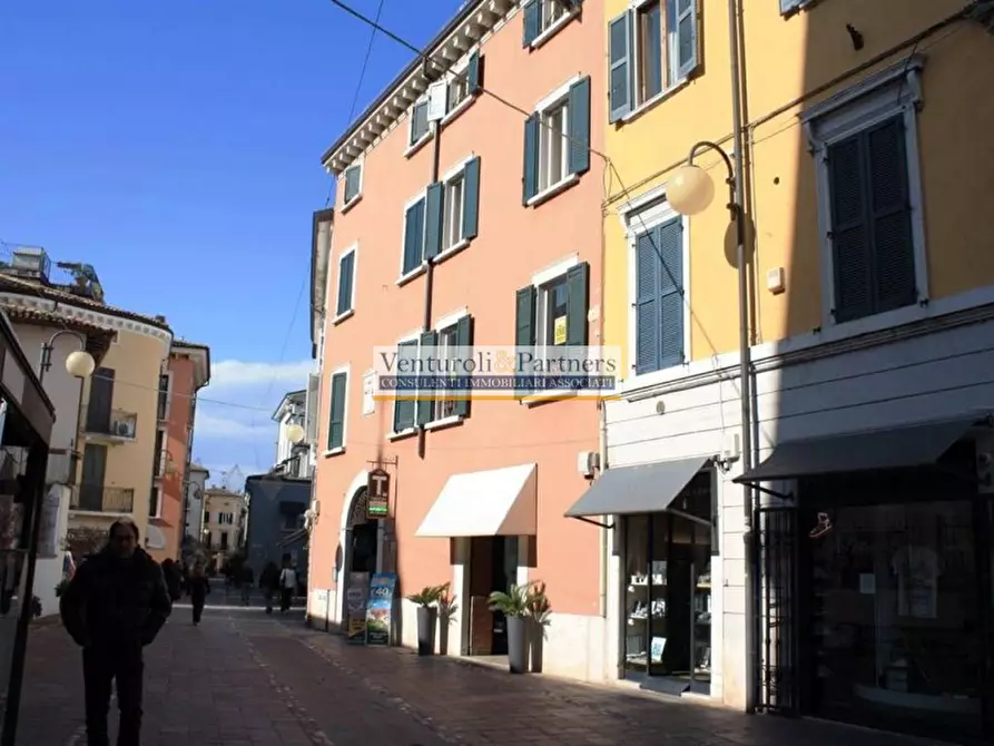 Immagine 12 di Attività commerciale in vendita  in Via Ariosto a Desenzano Del Garda