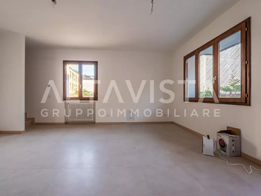 Immagine 10 di Villetta a schiera in vendita  a Rezzato