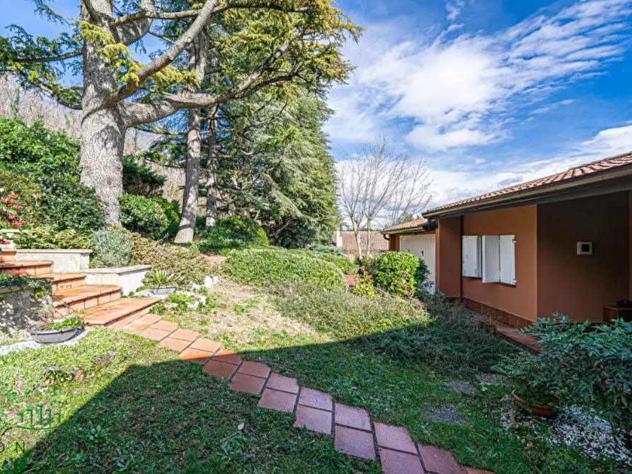 Immagine 5 di Villa in vendita  in Via dei Pini a Pianoro