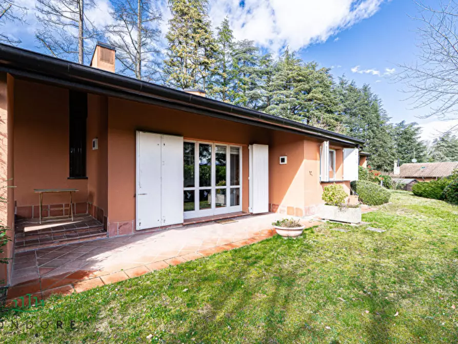 Immagine 17 di Villa in vendita  in Via dei Pini a Pianoro