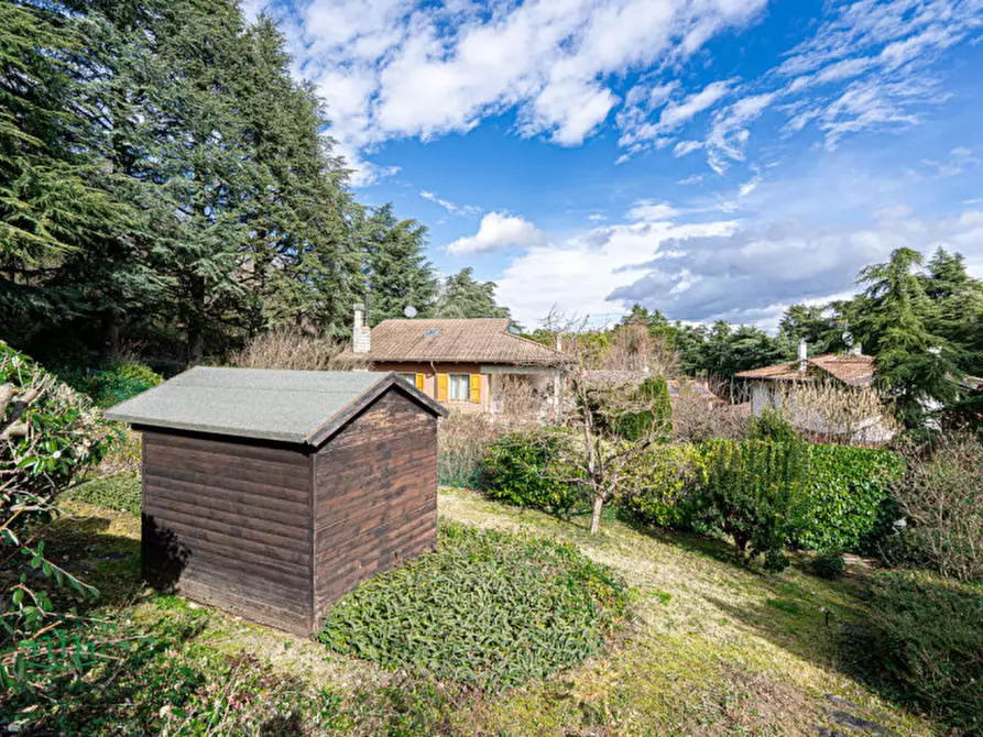 Immagine 25 di Villa in vendita  in Via dei Pini a Pianoro