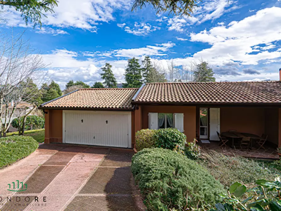 Immagine 31 di Villa in vendita  in Via dei Pini a Pianoro