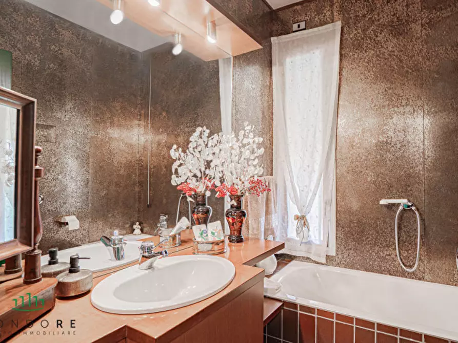 Immagine 55 di Villa in vendita  in Via dei Pini a Pianoro