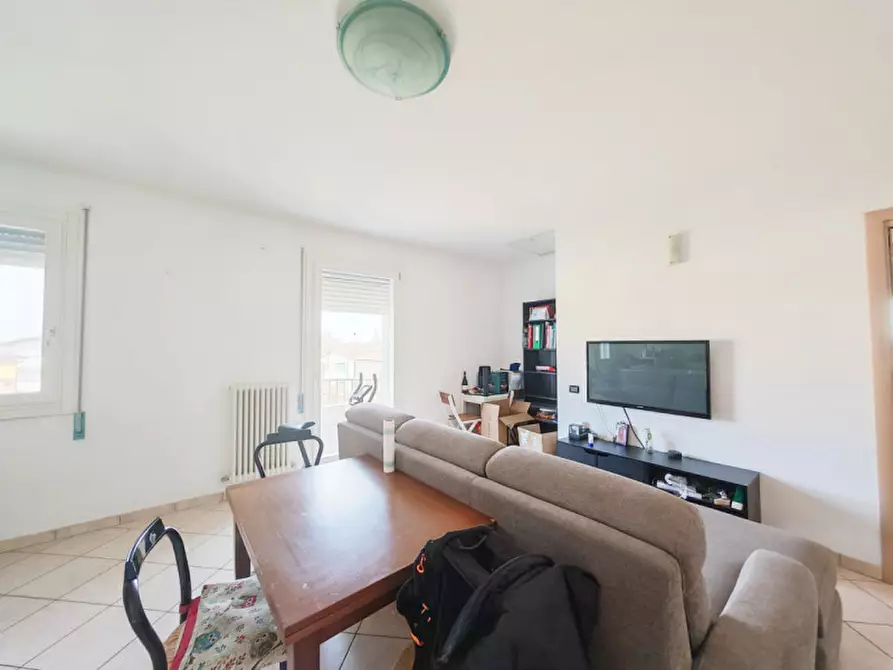 Immagine 3 di Appartamento in vendita  a Rovigo