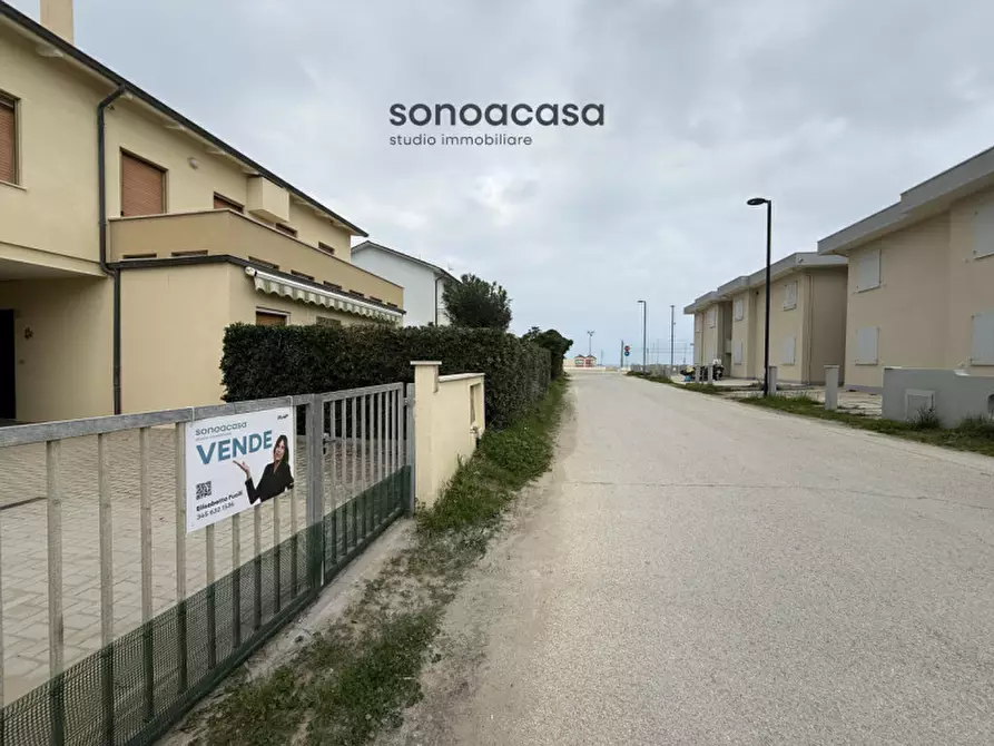Immagine 24 di Appartamento in vendita  in Via Faà di Bruno, 150 a Fano