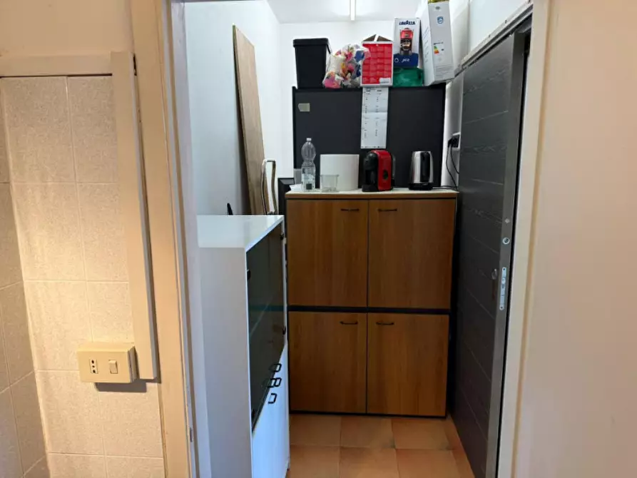 Immagine 4 di Negozio in vendita  in Via Mirabello 55 a Torreglia