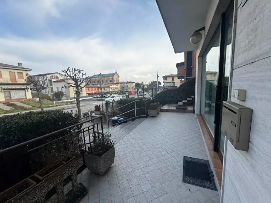 Immagine 12 di Negozio in vendita  in Via Mirabello 55 a Torreglia