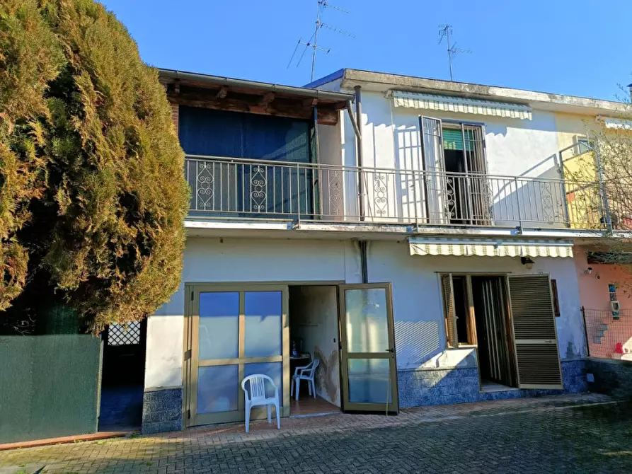 Immagine 1 di Casa indipendente in vendita  in Cantone Grassi 37 a Casale Monferrato