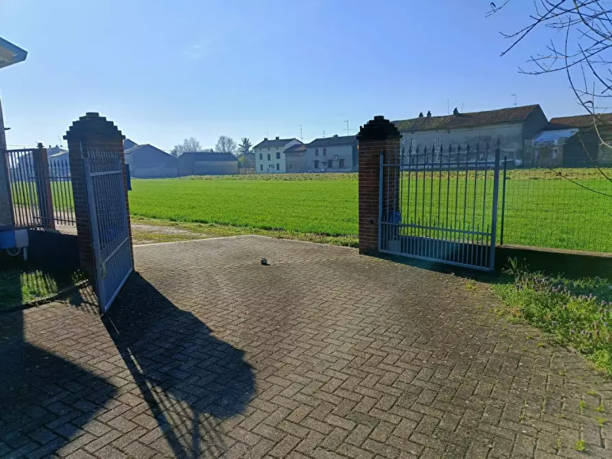 Immagine 3 di Casa indipendente in vendita  in Cantone Grassi 37 a Casale Monferrato