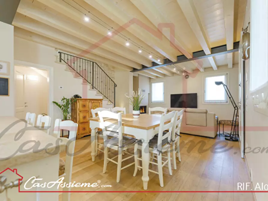 Immagine 2 di Casa trifamiliare in vendita  a Borso Del Grappa