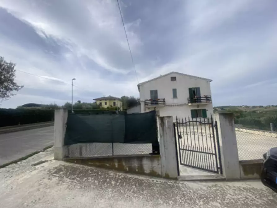 Immagine 2 di Casa indipendente in vendita  in Contrada San Giuseppe 11 a Controguerra