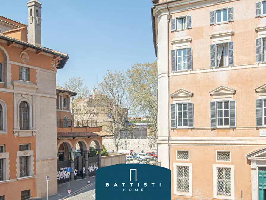 Immagine 10 di Appartamento in vendita  in Piazza di San Salvatore in Lauro a Roma