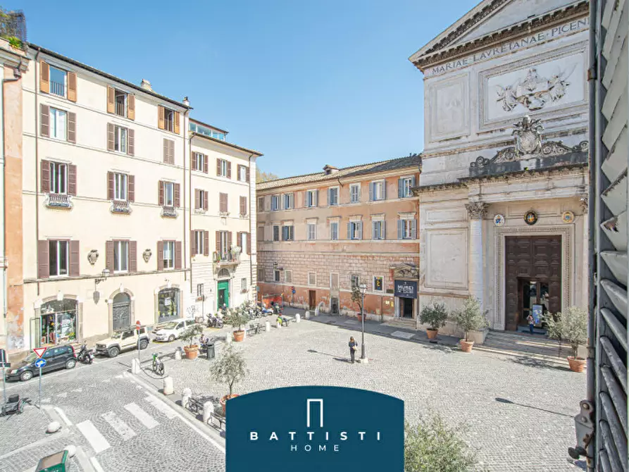 Immagine 11 di Appartamento in vendita  in Piazza di San Salvatore in Lauro a Roma