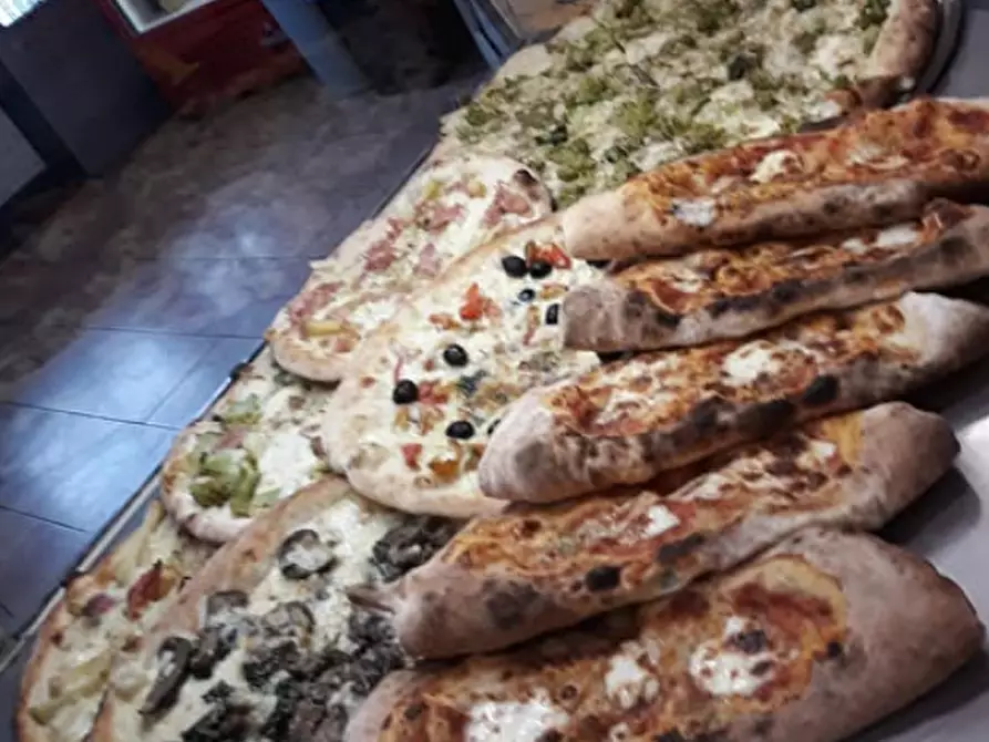 Immagine 2 di Attività commerciale in affitto  in Via del Brennero a Trento