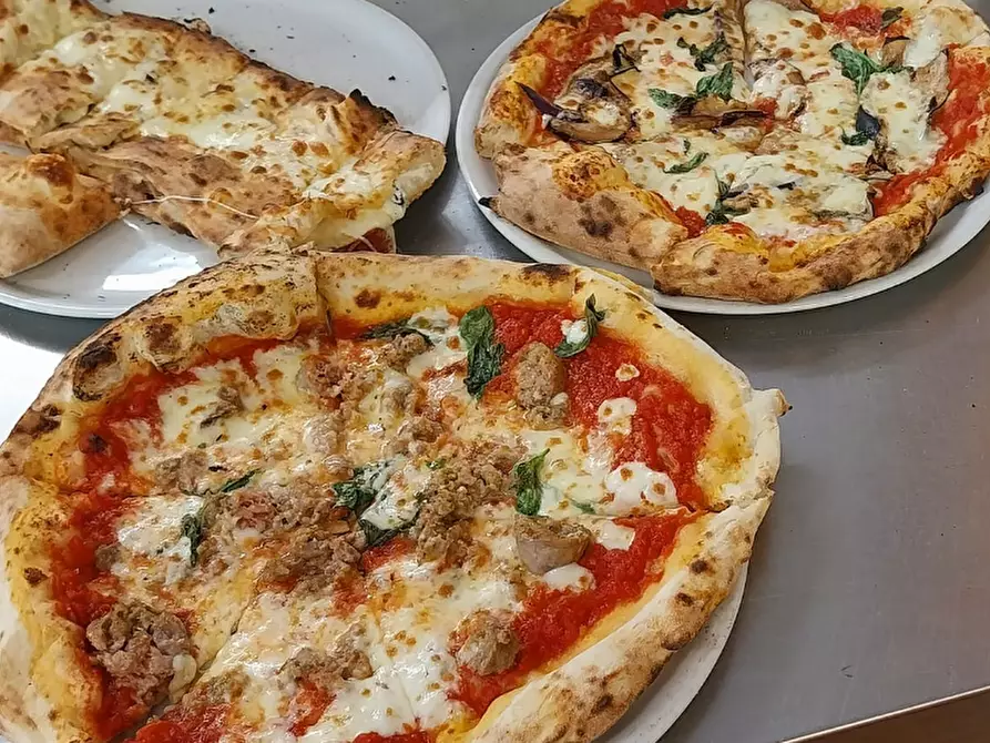 Immagine 6 di Attività commerciale in affitto  in Via del Brennero a Trento