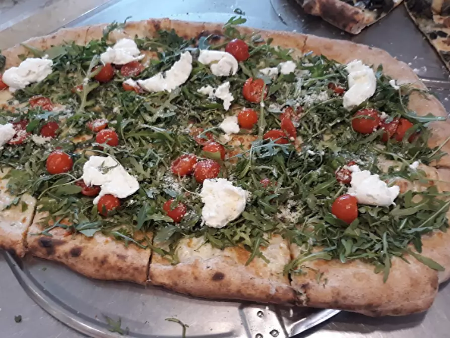 Immagine 15 di Attività commerciale in affitto  in Via del Brennero a Trento