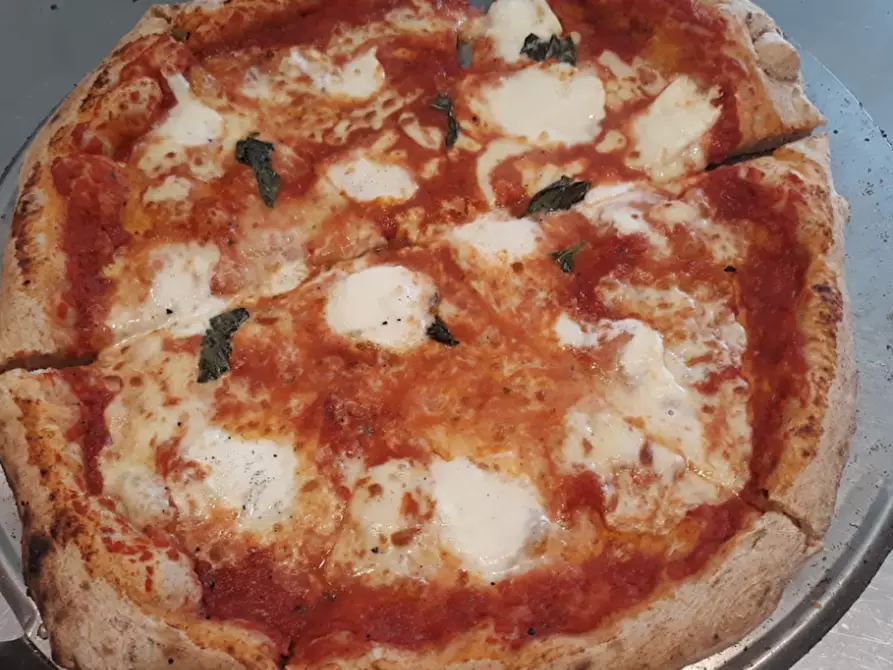 Immagine 16 di Attività commerciale in affitto  in Via del Brennero a Trento