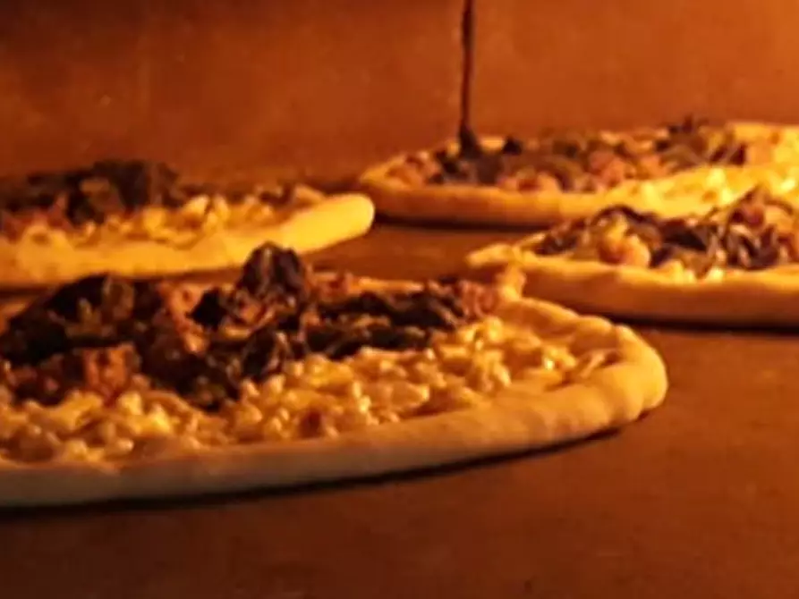 Immagine 22 di Attività commerciale in affitto  in Via del Brennero a Trento