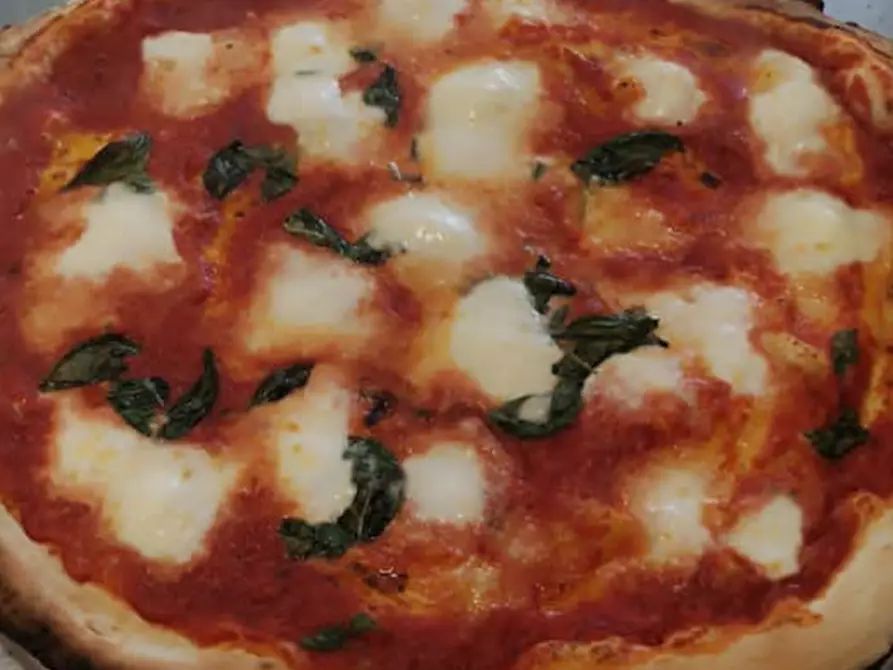 Immagine 25 di Attività commerciale in affitto  in Via del Brennero a Trento