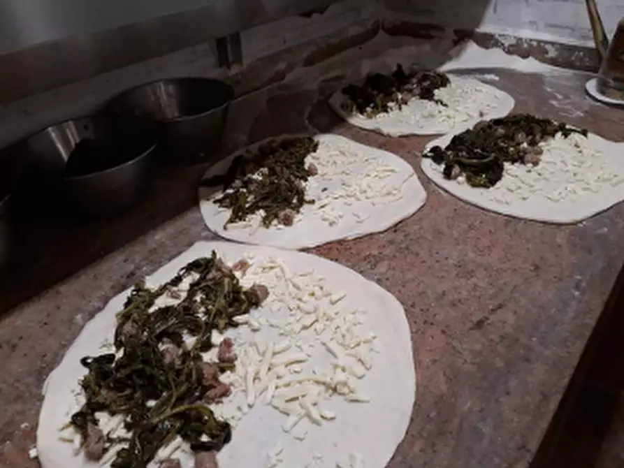 Immagine 33 di Attività commerciale in affitto  in Via del Brennero a Trento