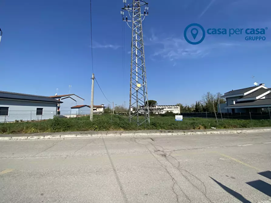 Immagine 4 di Terreno in vendita  in Donada, Via Del Sambuco a Porto Viro