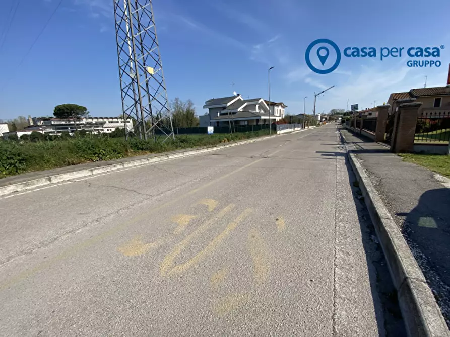 Immagine 6 di Terreno in vendita  in Donada, Via Del Sambuco a Porto Viro