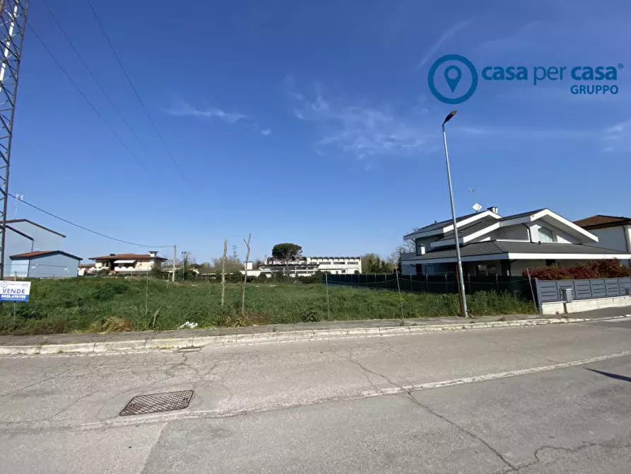 Immagine 7 di Terreno in vendita  in Donada, Via Del Sambuco a Porto Viro