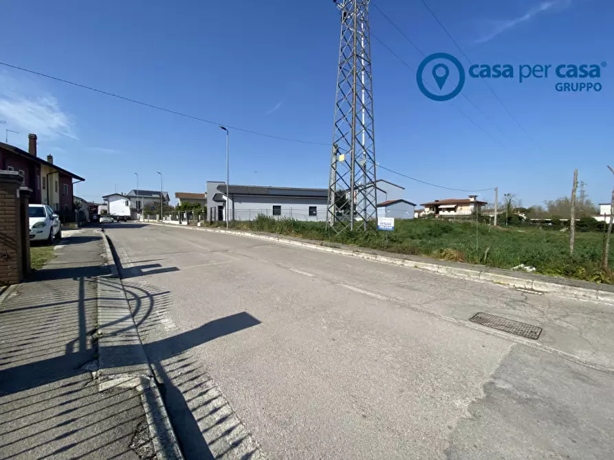 Immagine 8 di Terreno in vendita  in Donada, Via Del Sambuco a Porto Viro