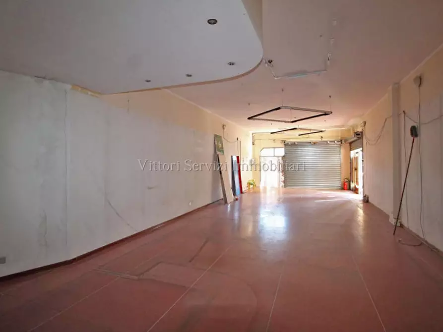 Immagine 4 di Negozio in affitto  in Via Giuseppe Di Vittorio a Sinalunga