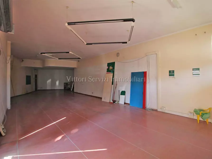 Immagine 7 di Negozio in affitto  in Via Giuseppe Di Vittorio a Sinalunga