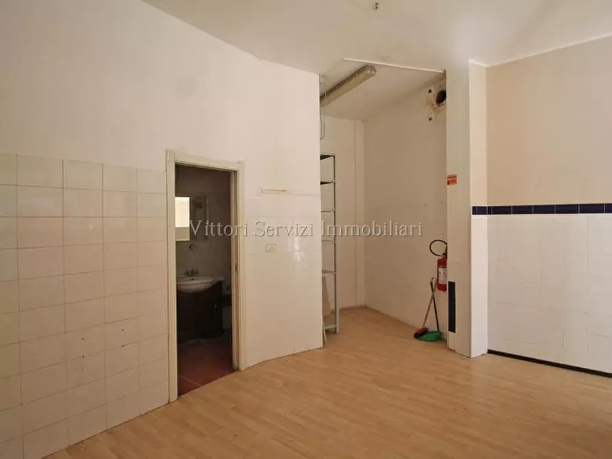 Immagine 9 di Negozio in affitto  in Via Giuseppe Di Vittorio a Sinalunga