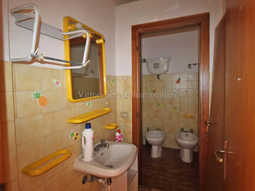 Immagine 11 di Negozio in affitto  in Via Giuseppe Di Vittorio a Sinalunga