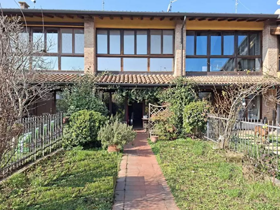 Immagine 4 di Villetta a schiera in vendita  a Villafranca Di Verona