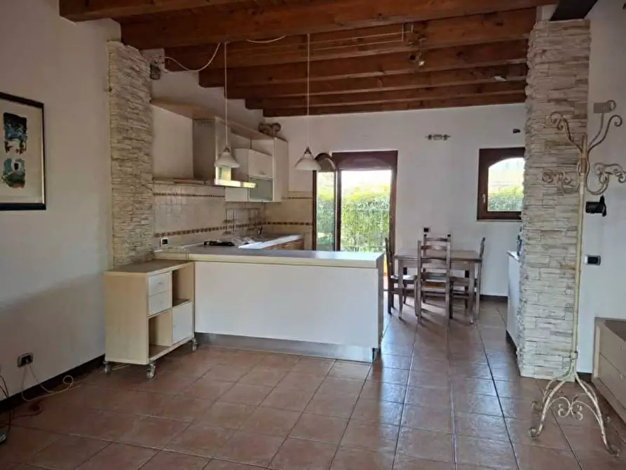 Immagine 10 di Villetta a schiera in vendita  a Villafranca Di Verona