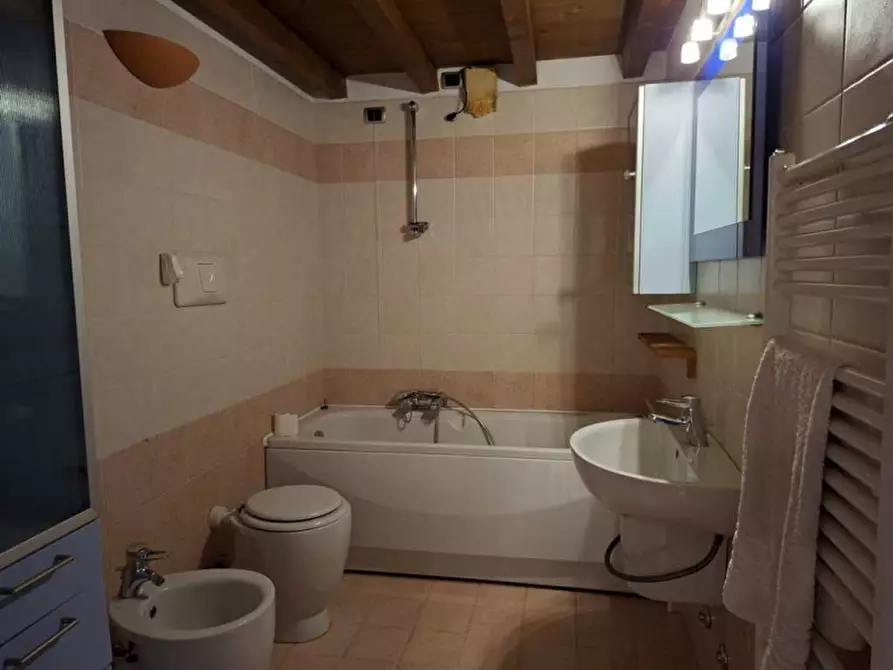 Immagine 18 di Villetta a schiera in vendita  a Villafranca Di Verona