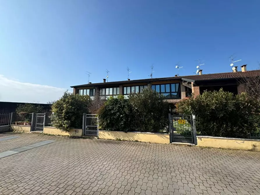 Immagine 22 di Villetta a schiera in vendita  a Villafranca Di Verona