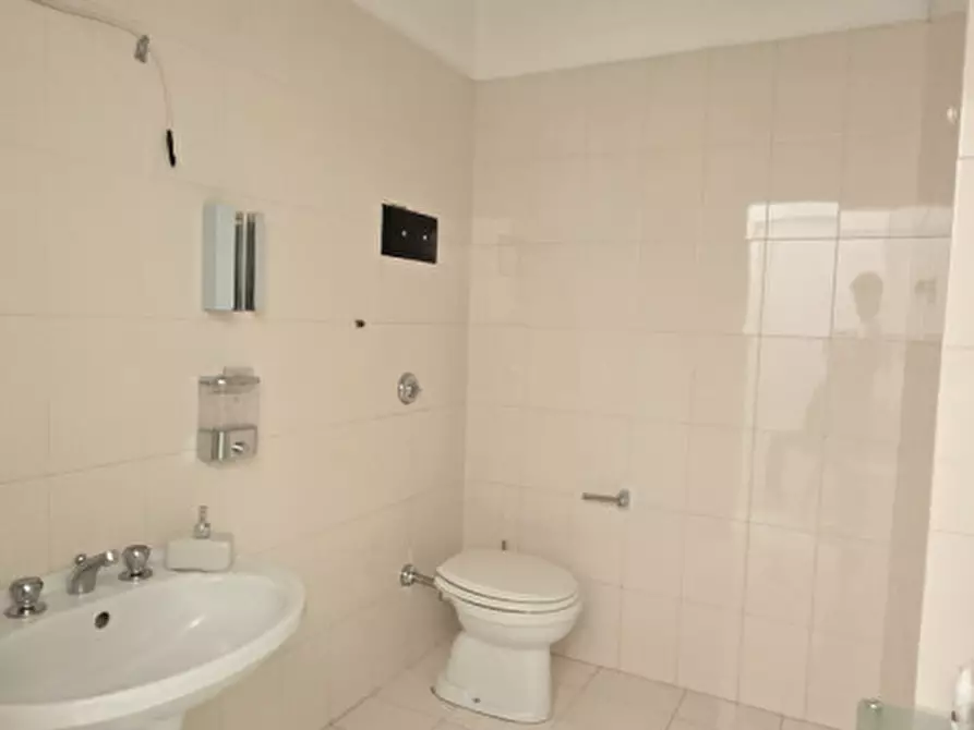 Immagine 10 di Ufficio in vendita  in Via Francesco Crispi,33 a Milazzo