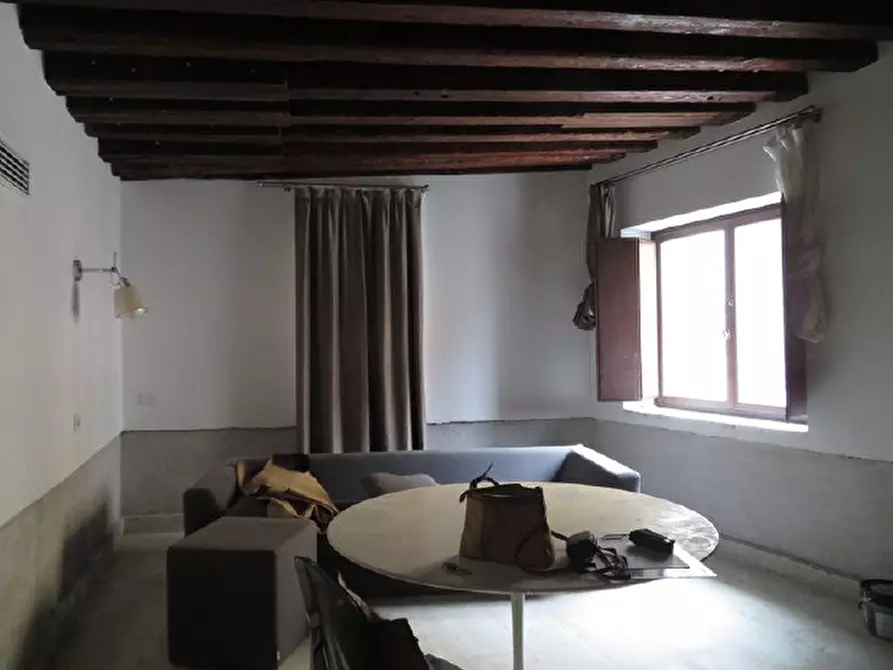Immagine 2 di Appartamento in vendita  in Sestiere Dorsoduro, 3023 a Venezia