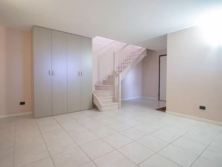 Immagine 14 di Appartamento in vendita  in Via Di Bella a Casorate Primo