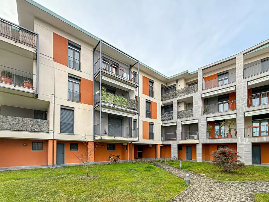 Immagine 17 di Appartamento in vendita  in Via Di Bella a Casorate Primo