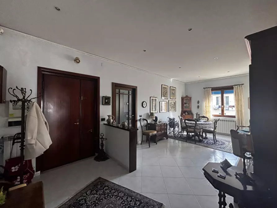 Immagine 1 di Appartamento in vendita  in VIA DEI NAVIGANTI N°3 a Torre Del Greco