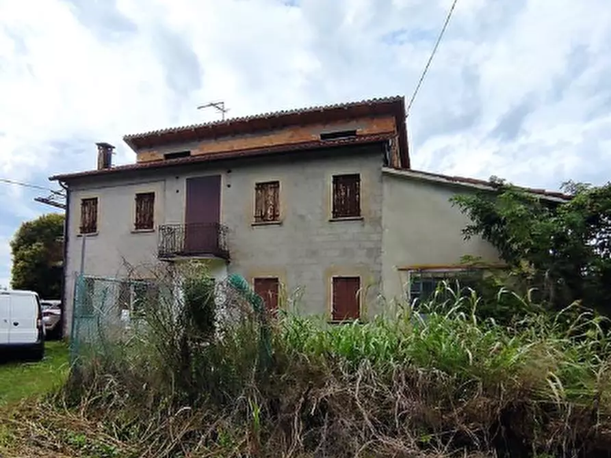 Immagine 1 di Rustico / casale in vendita  in Via Giacomo Matteotti, 61 a Maserada Sul Piave