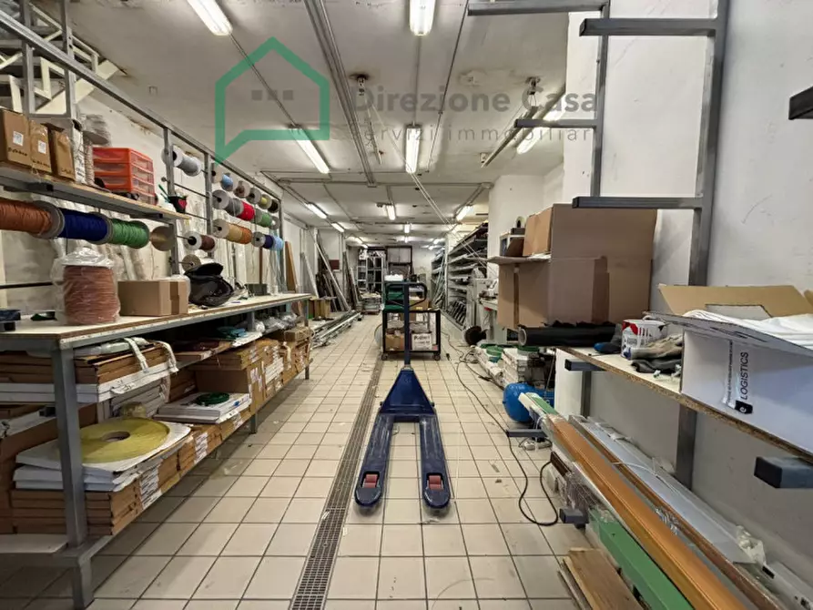 Immagine 10 di Laboratorio in affitto  in VIA PASQUALE BAFFI, 10 a Napoli